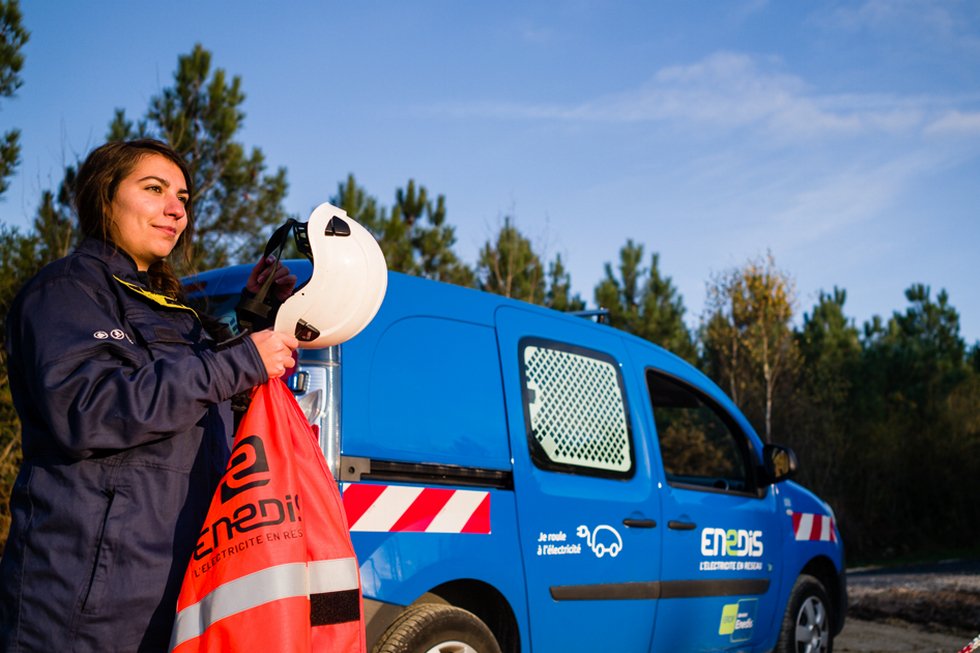Métiers des réseaux électriques : une formation réservée aux femmes chez Enedis