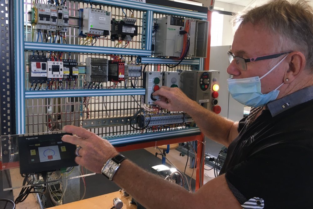 En Centre-Val de Loire, dix millions d’euros pour développer les formations dans l’industrie et les énergies décarbonées