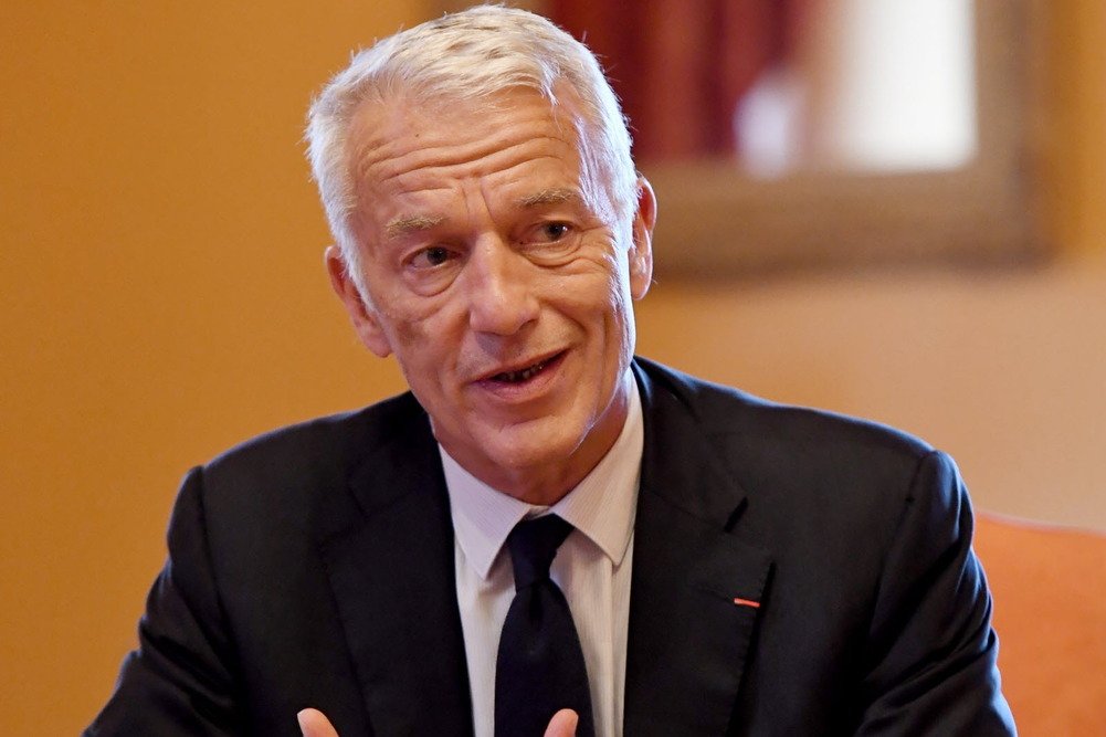 Emploi des jeunes : le Medef relance des pistes controversées