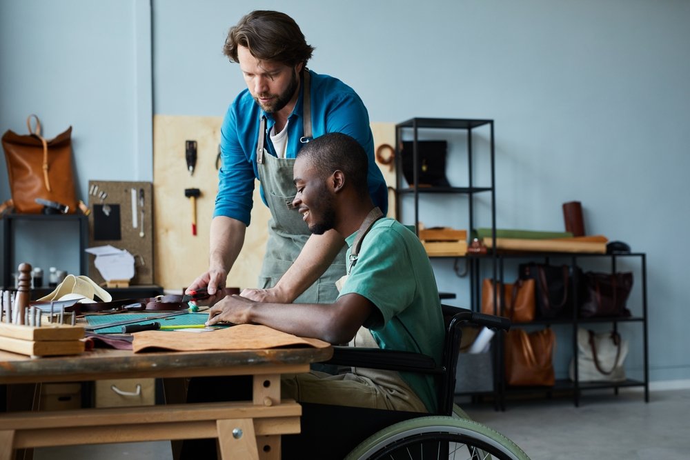 L’OIT alerte sur le sous-financement chronique de l’apprentissage dans le monde
