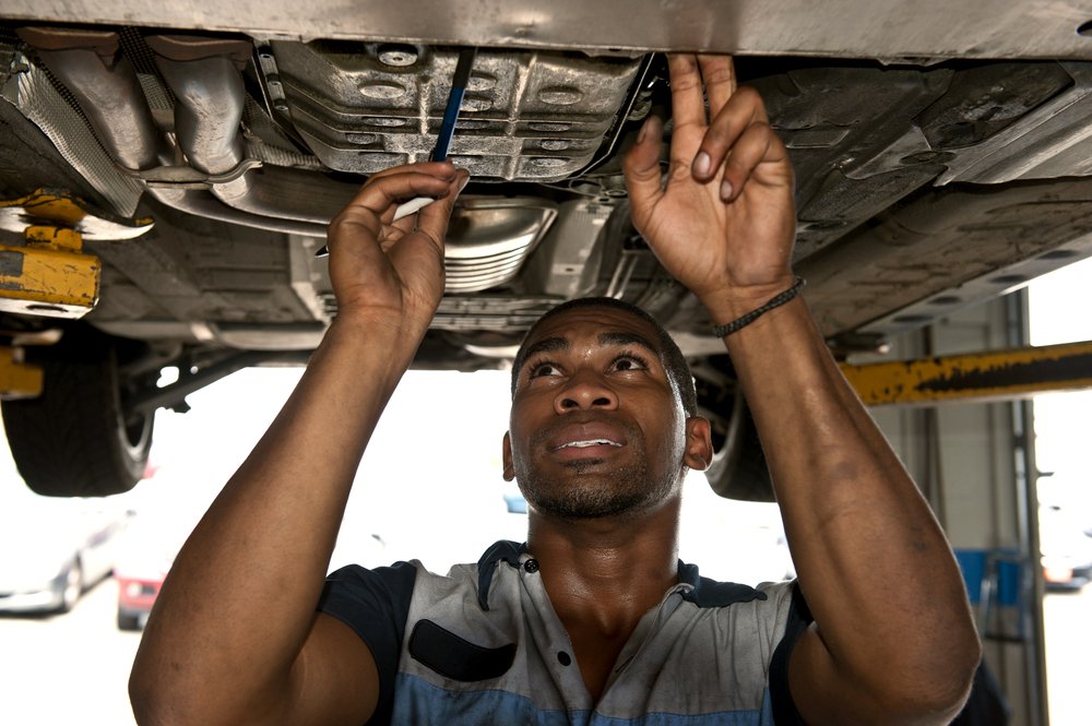 Services de l’automobile : les femmes gagnent du terrain, mais les freins persistent